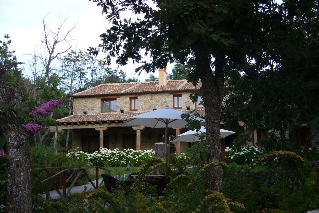 Posada Fuenteplateada Collado Hermoso Bagian luar foto